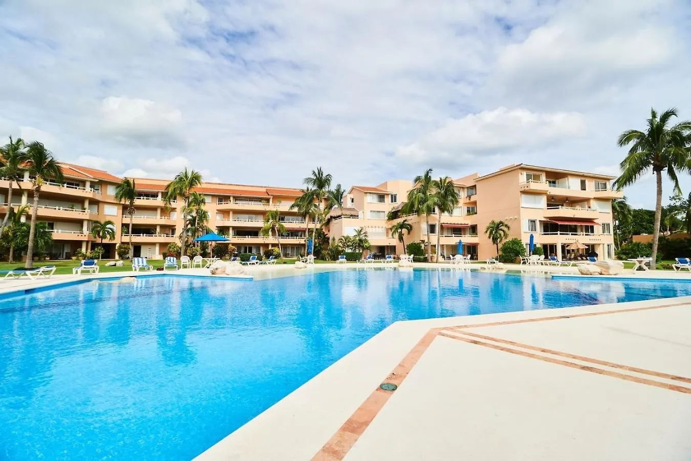 Beachfront Appt With Amazing Pool In Pto Aventuras 푸에르토 아벤투라스