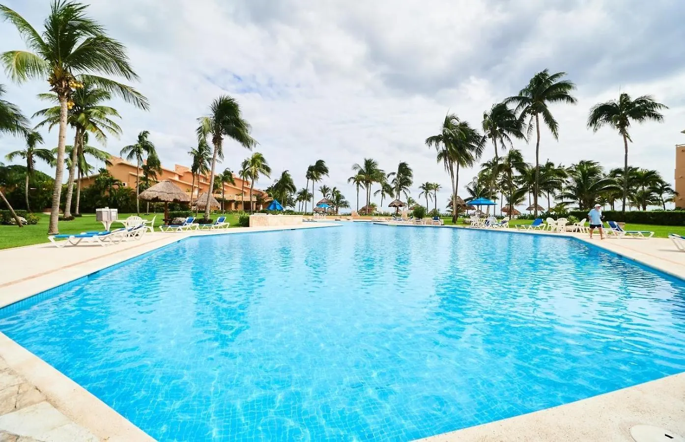 Beachfront Appt With Amazing Pool In Pto Aventuras의 연락처